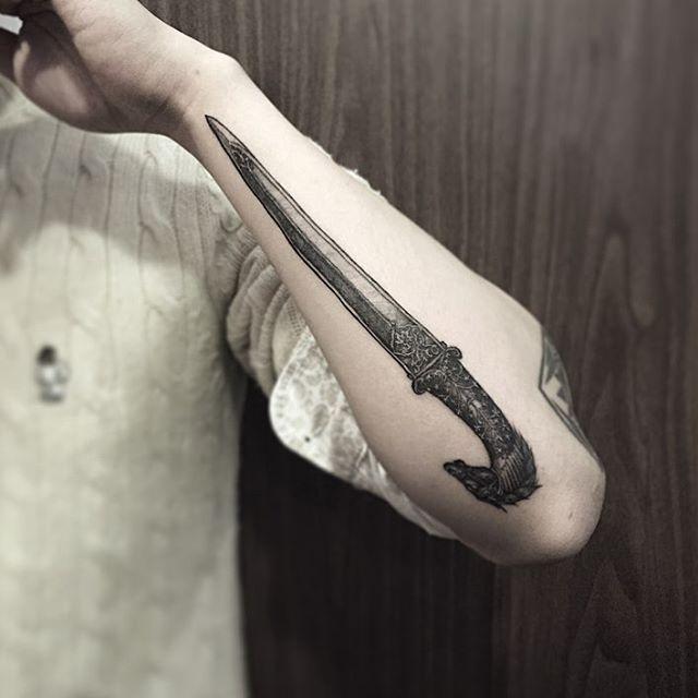 tatuaje brazo de hombre 11