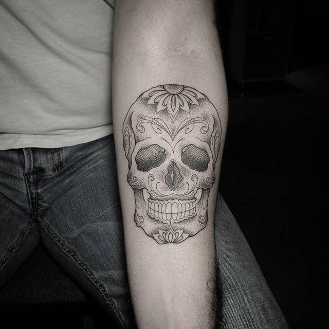 tatuaje brazo de hombre 411