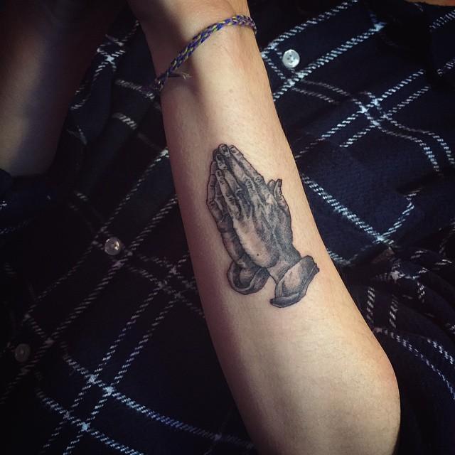 tatuaje brazo de hombre 581