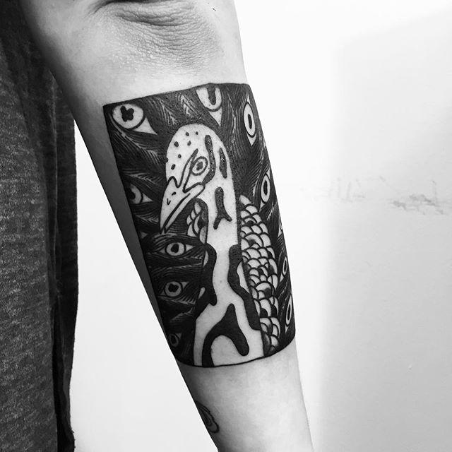 tatuaje brazo de hombre 821