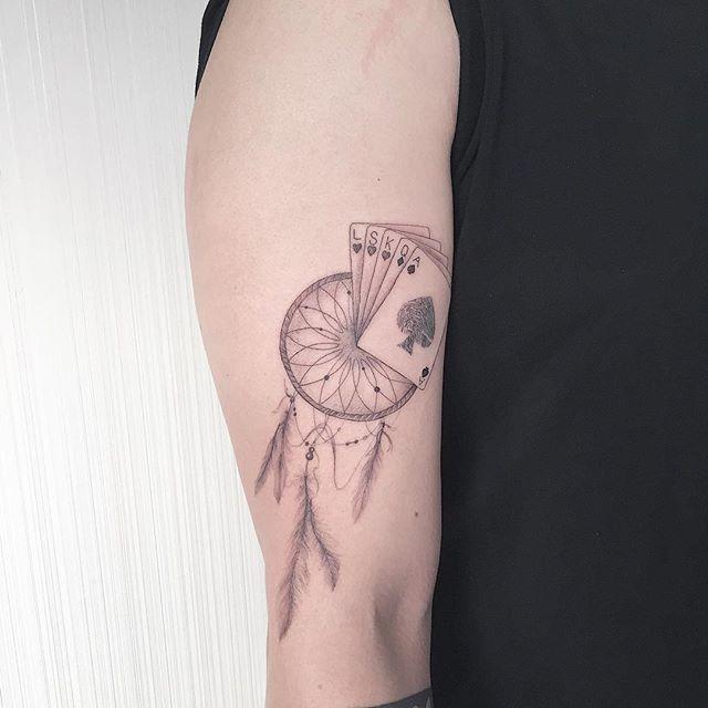 tatuaje brazo de hombre 851