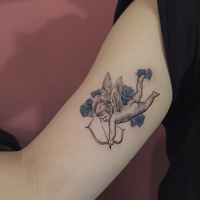 tatuaje brazo de mujer 1051
