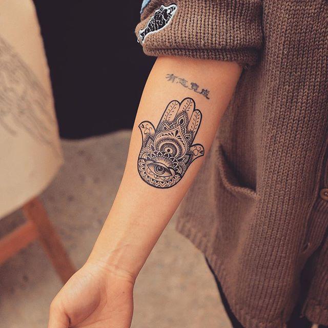 tatuaje brazo de mujer 671