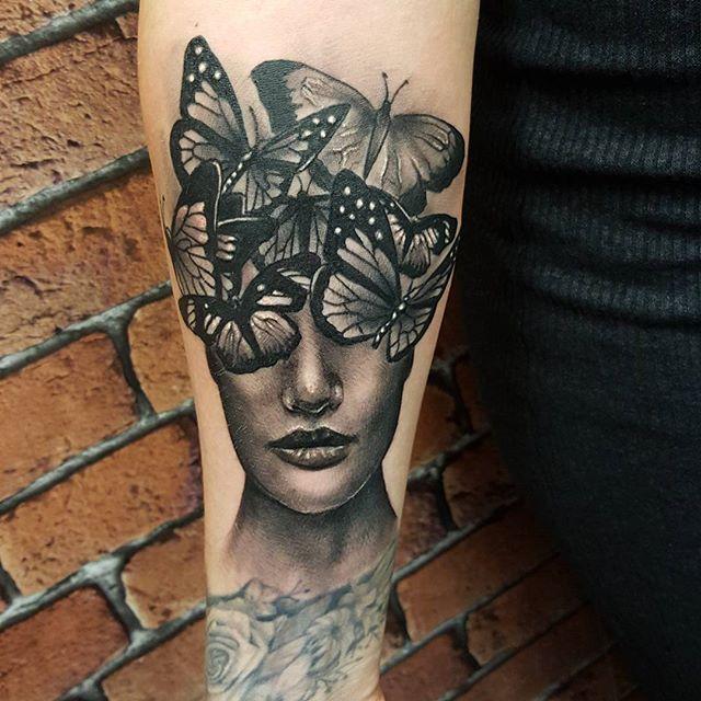 tatuaje brazo de mujer 761
