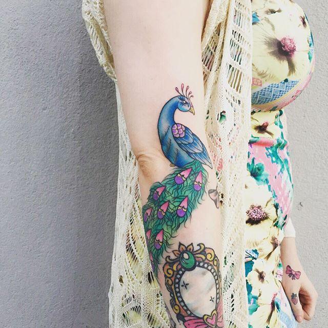 tatuaje brazo de mujer 781