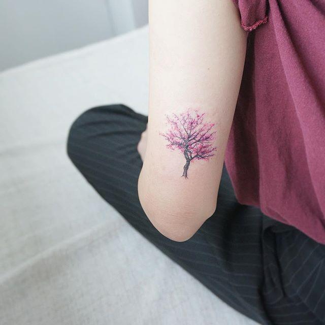 tatuaje brazo de mujer 801