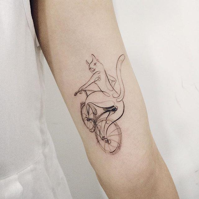 tatuaje brazo de mujer 891