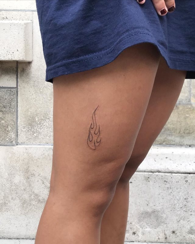 tattoo femenino con fuego 53