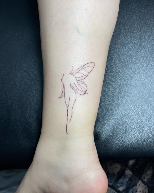 tattoo femenino con una hada 10
