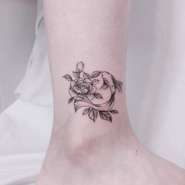 tattoo femenino de carpa 02