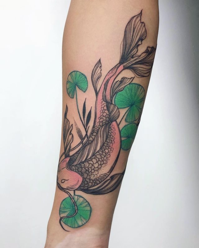 tattoo femenino de carpa 35
