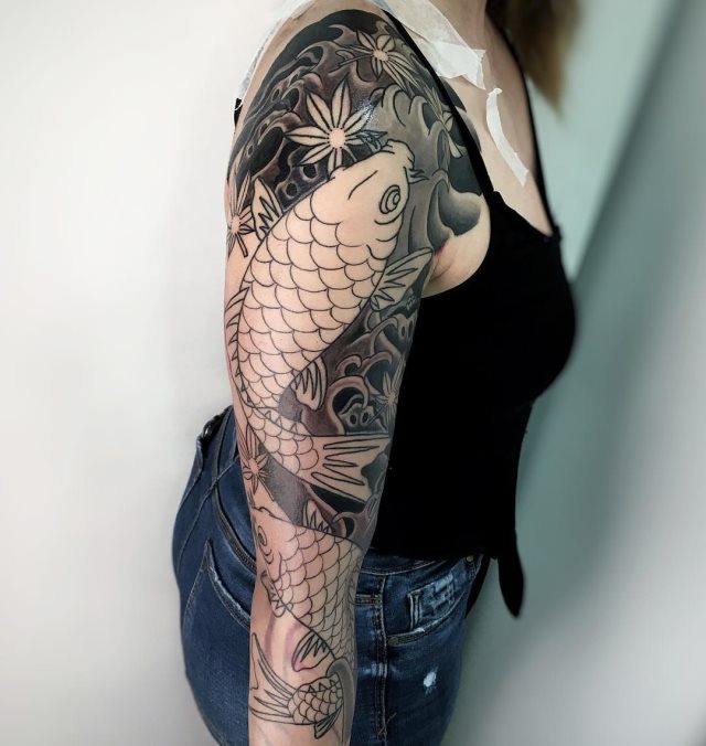 tattoo femenino de carpa 51