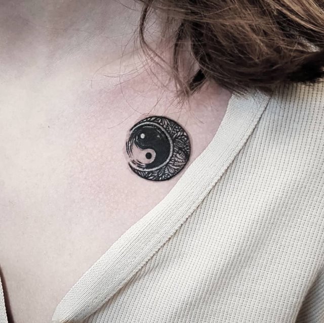 tattoo femenino del yin y yang 04