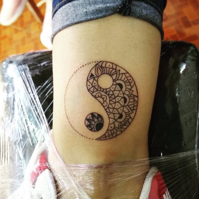 tattoo femenino del yin y yang 17