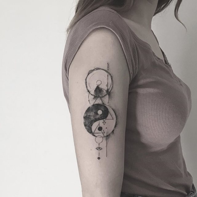 tattoo femenino del yin y yang 60
