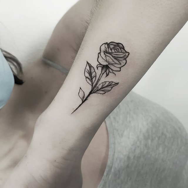 tattoo femenino flor 16