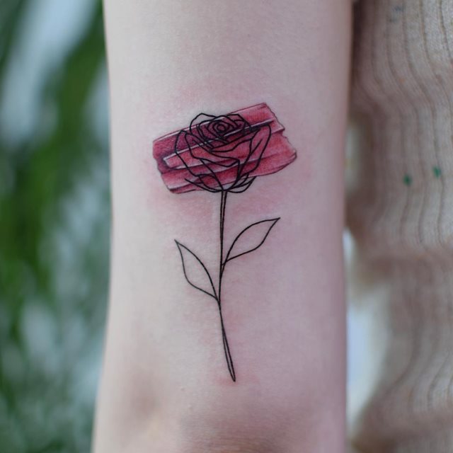 tattoo femenino flor 20