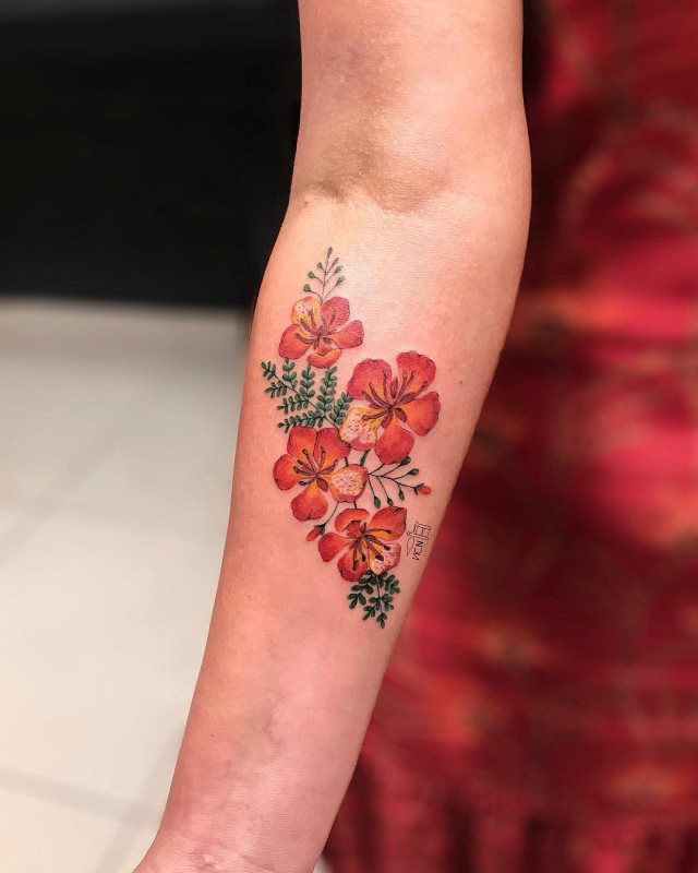 tattoo femenino flor para el brazo 09