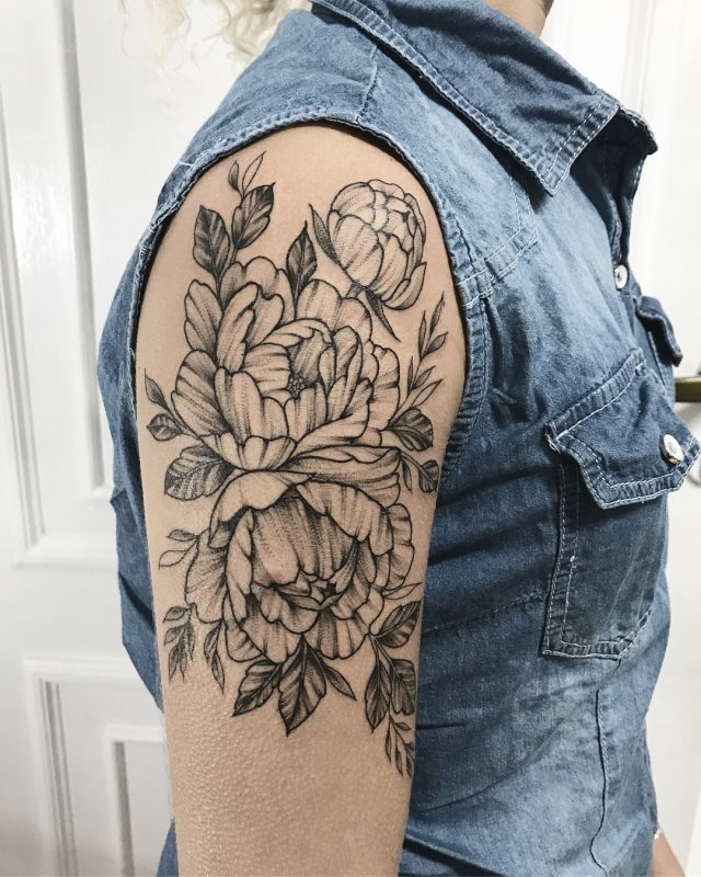 tattoo femenino flor para el brazo 24