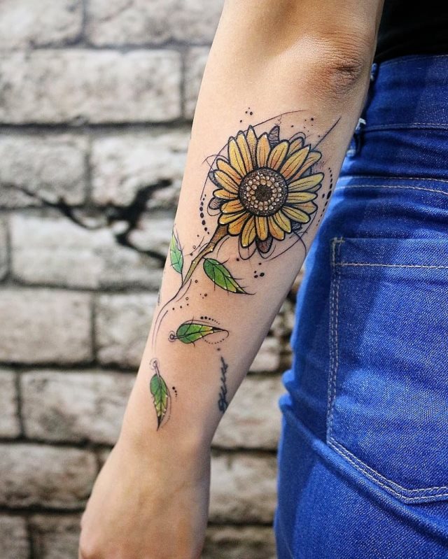 tattoo femenino flor para el brazo 27