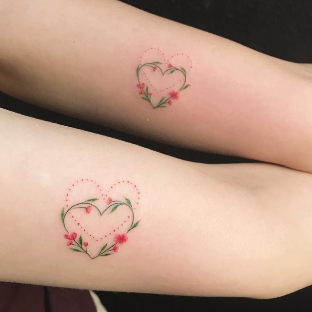 tattoo femenino flor para el brazo 29
