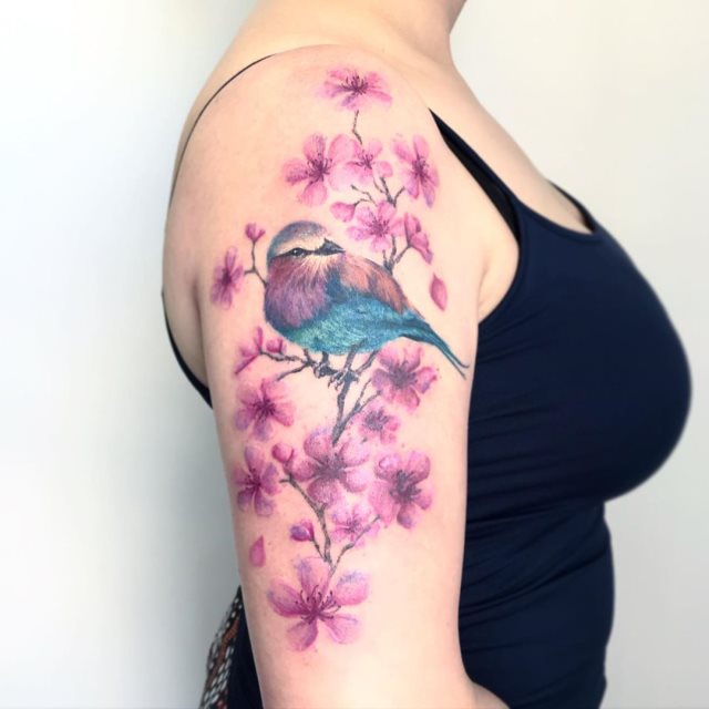 tattoo femenino flor para el brazo 31