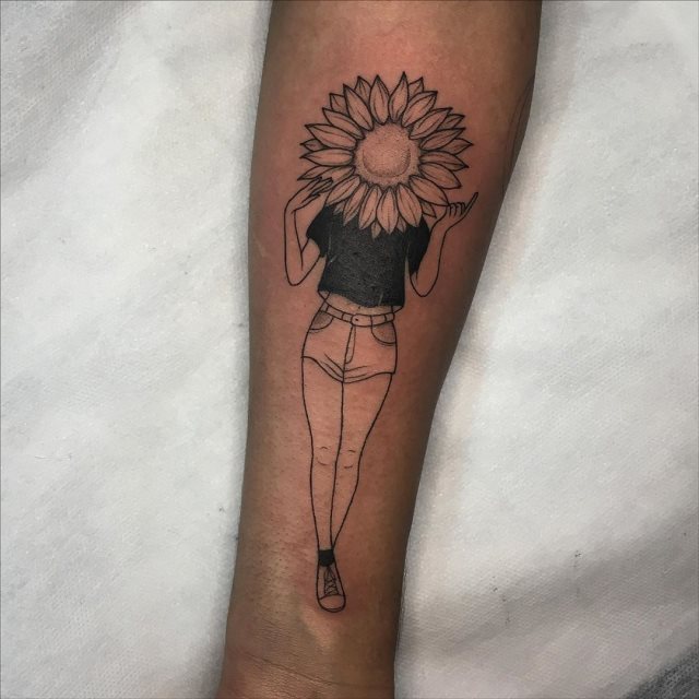 tattoo femenino flor para el brazo 37