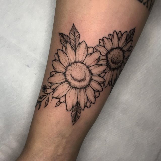 tattoo femenino flor para el brazo 38