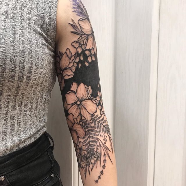 tattoo femenino flor para el brazo 48