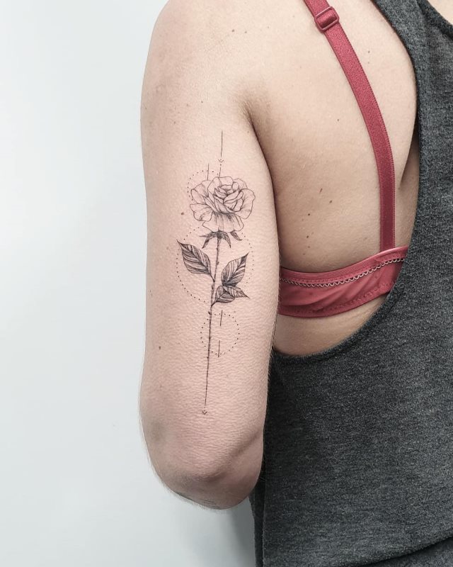 tattoo femenino flor para el brazo 49