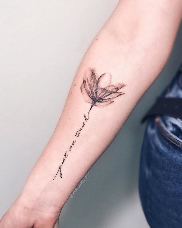 tattoo femenino flor para el brazo 54