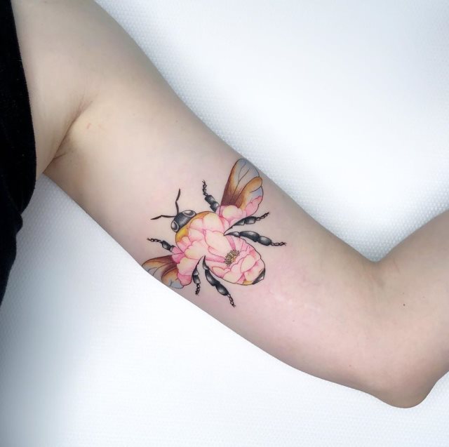 tattoo femenino flor para el brazo 58