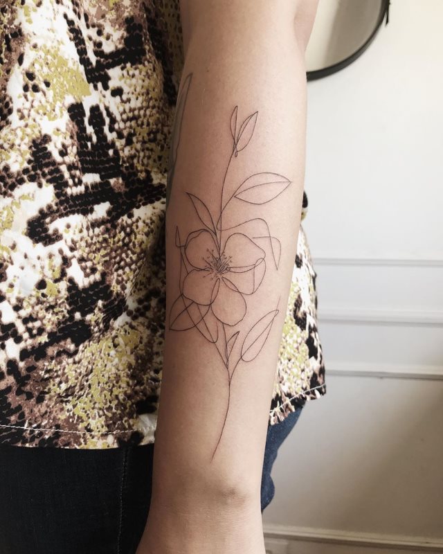 tattoo femenino flor para el brazo 61