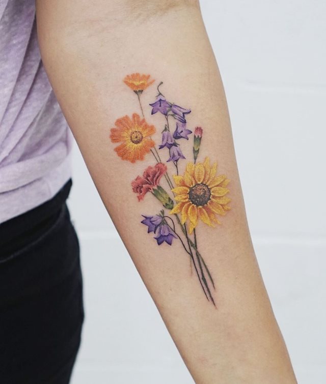 tattoo femenino flor para el brazo 67
