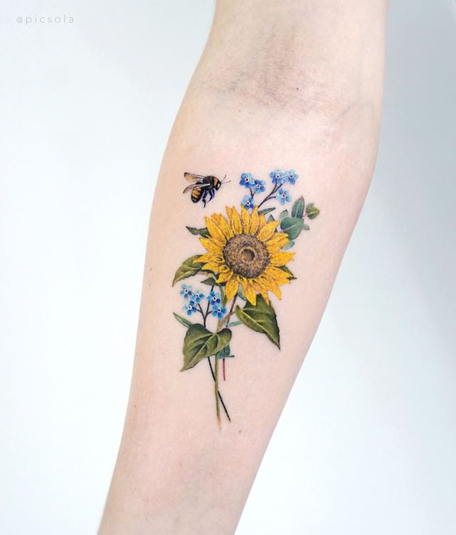 tattoo femenino flor para el brazo 77