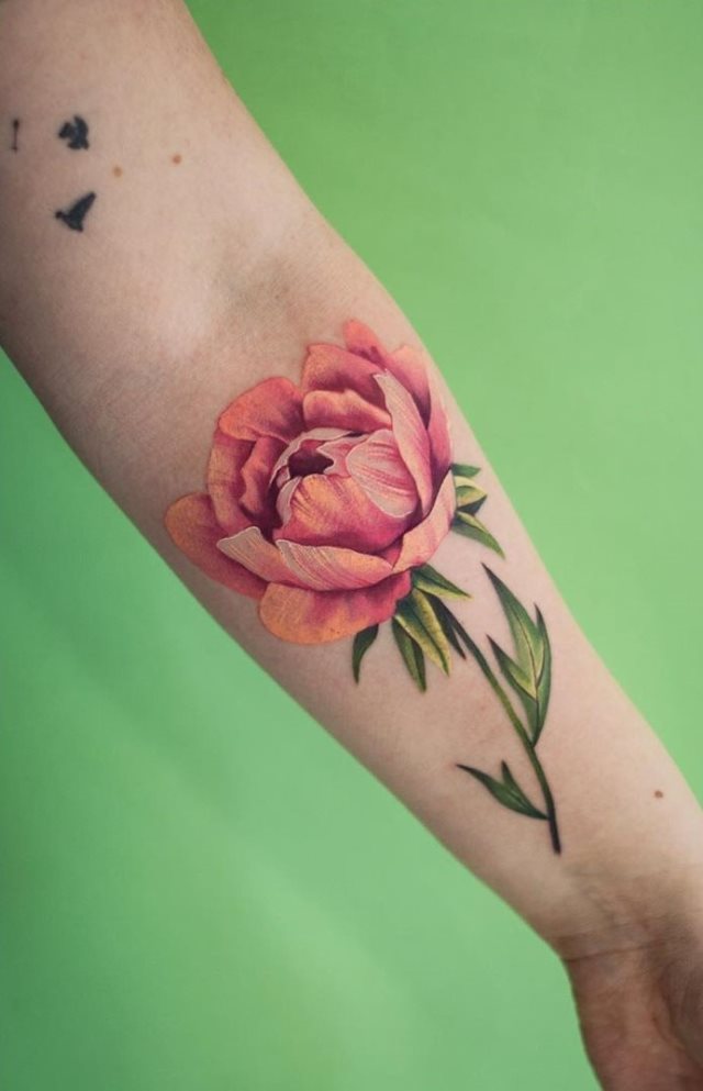 tattoo femenino flor para el brazo 81