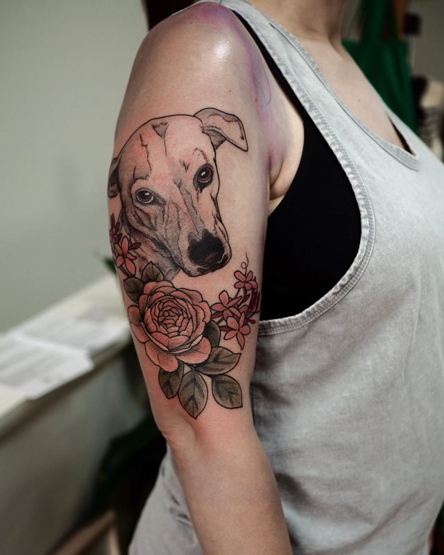 tattoo femenino flor para el brazo 84