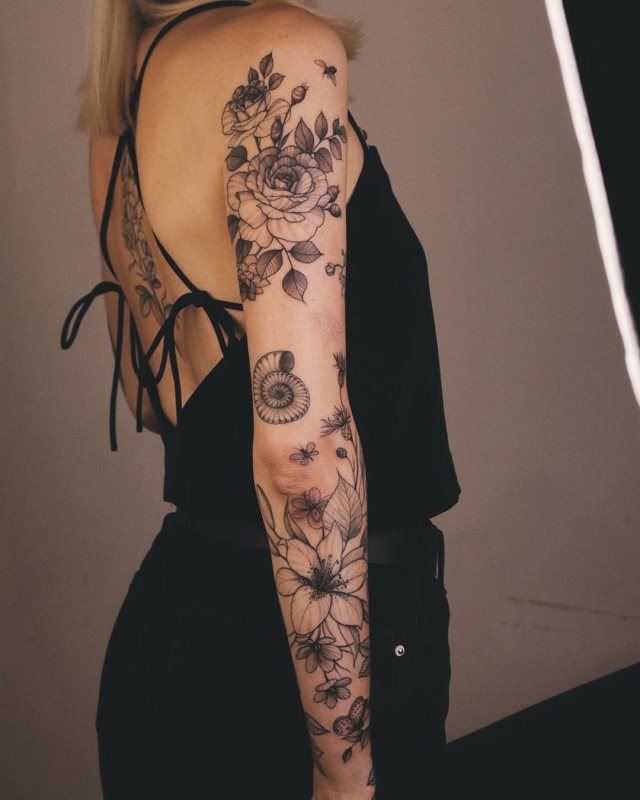 tattoo femenino flor para el brazo 87
