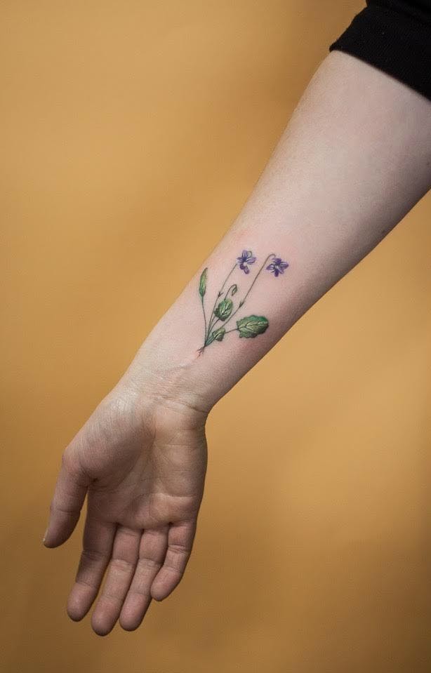 tattoo femenino flor para el brazo 91