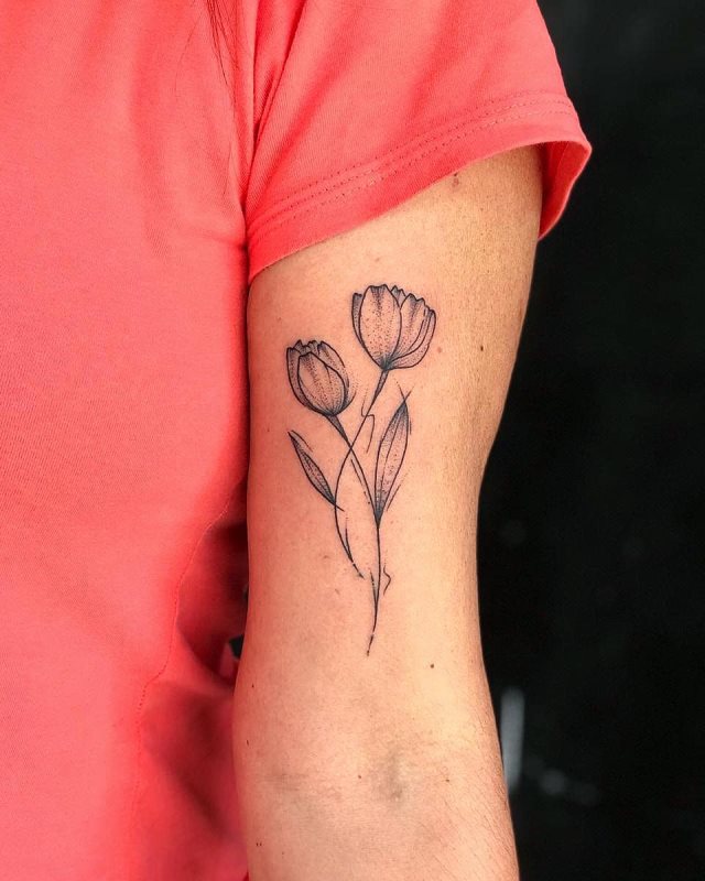 tattoo femenino flor para el brazo 93