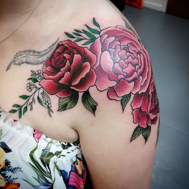 tattoo femenino flor para el hombro 04