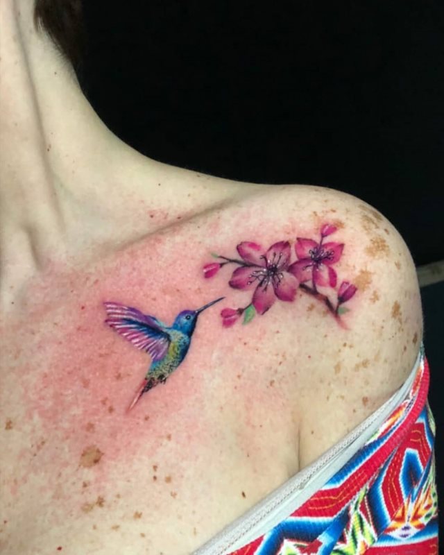 tattoo femenino flor para el hombro 08