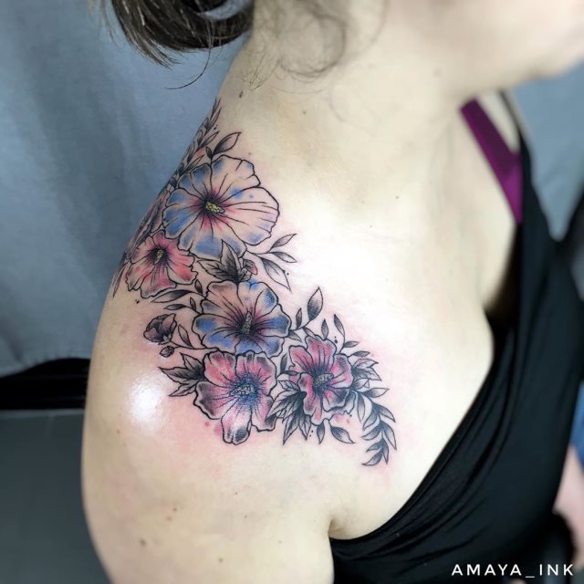 tattoo femenino flor para el hombro 38