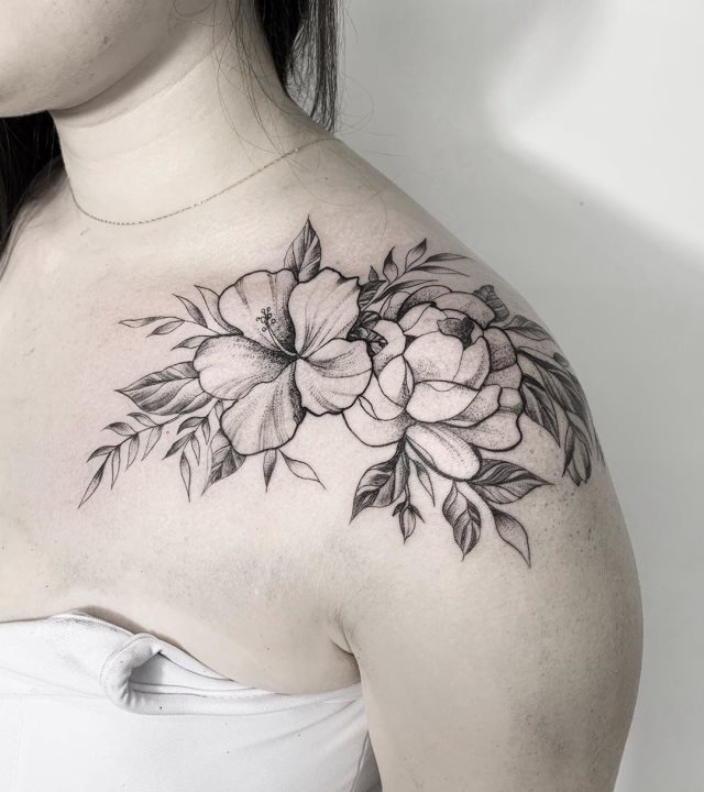 tattoo femenino flor para el hombro 45