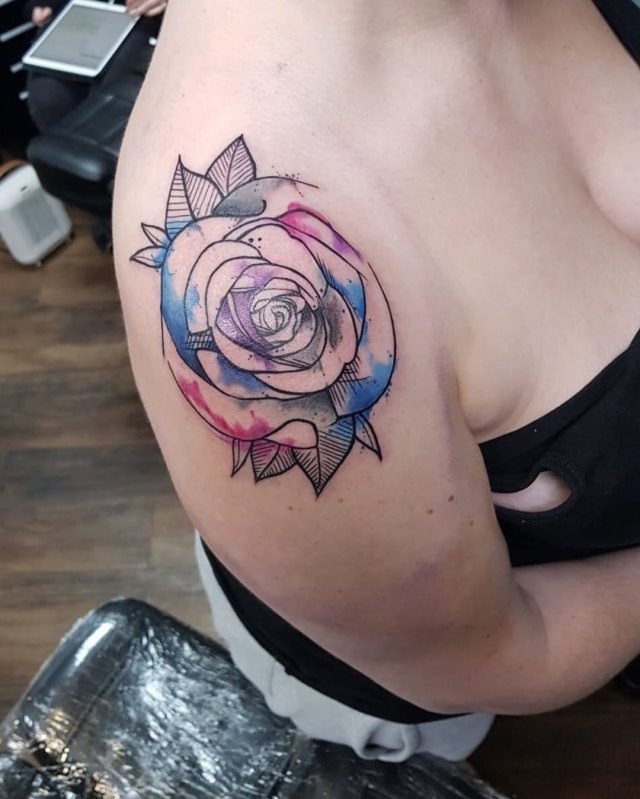 tattoo femenino flor para el hombro 47