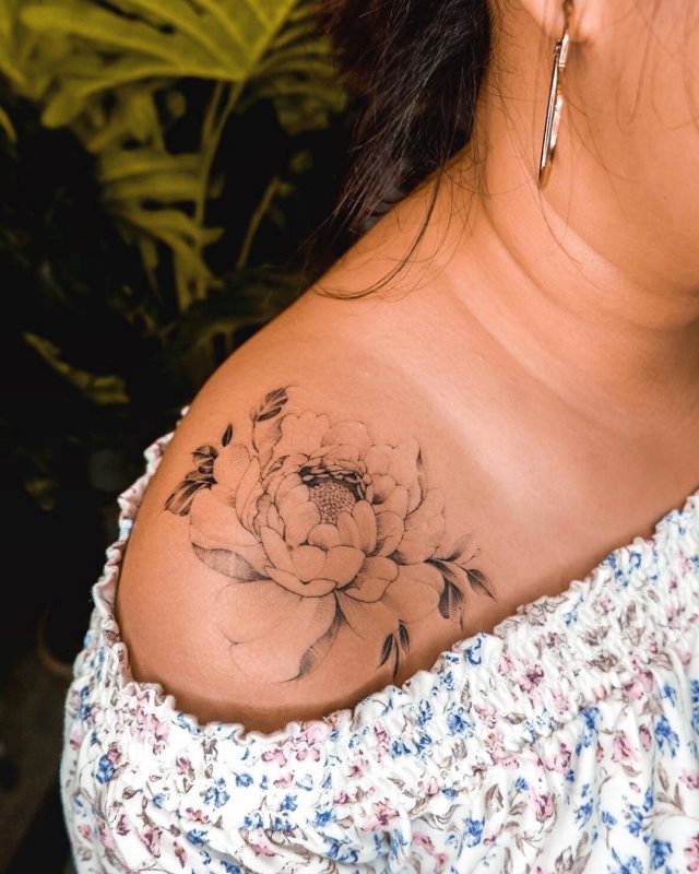 tattoo femenino flor para el hombro 54
