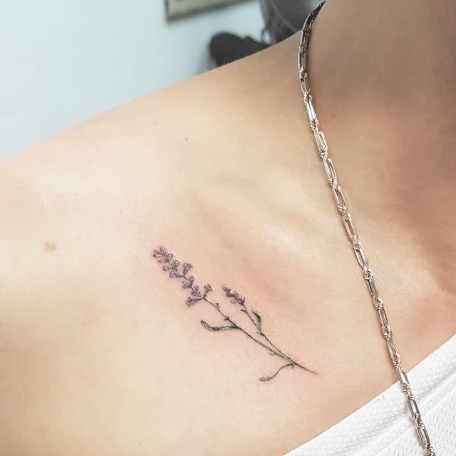 tattoo femenino flor para el hombro 64