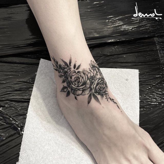 tattoo femenino flor para el pie 01