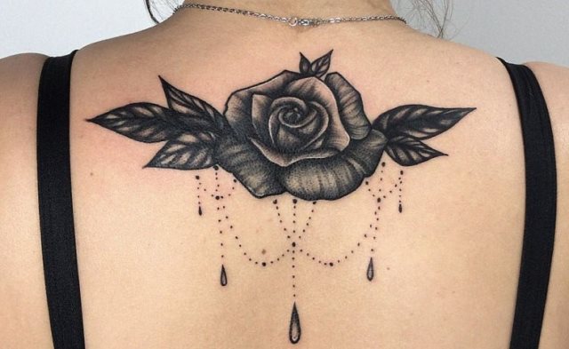 tattoo femenino flor para la espalda 01