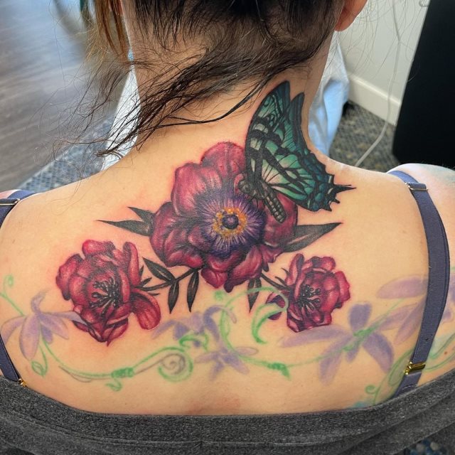 tattoo femenino flor para la espalda 53